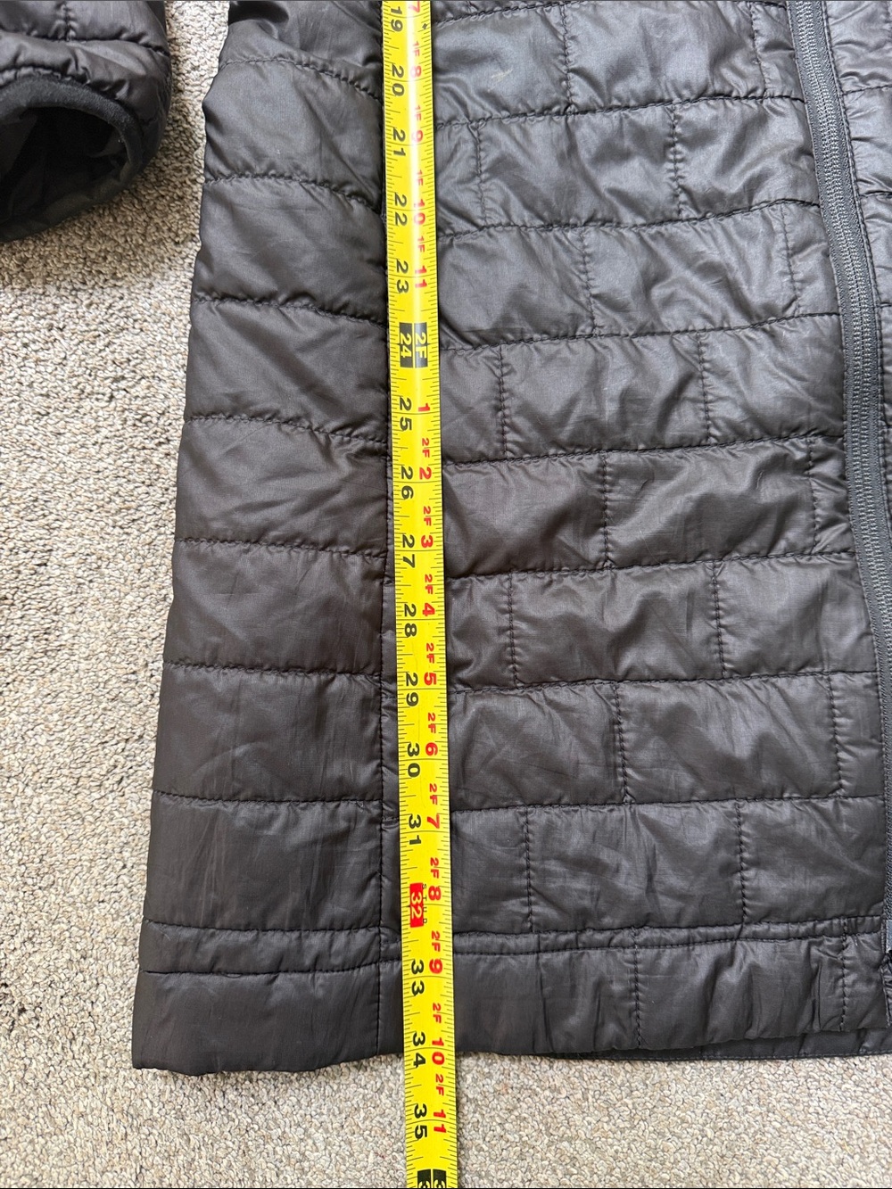 Patagonia Women’s Black Quilted Nano puff - Picture 9 of 9